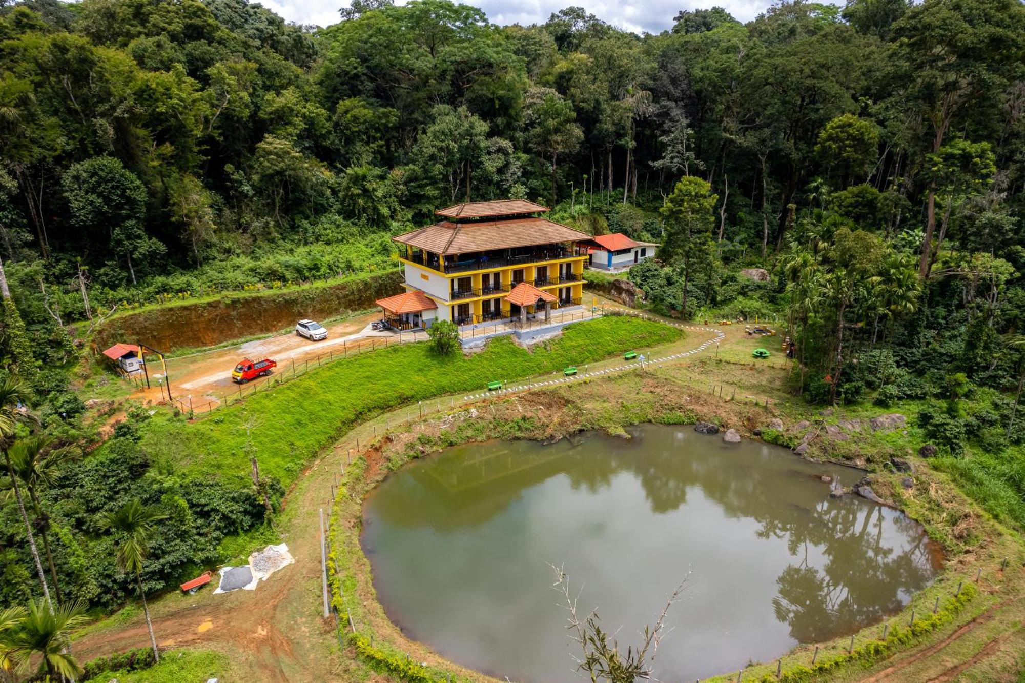 The Hosteller Coorg Rainforest, Мадикери Экстерьер фото